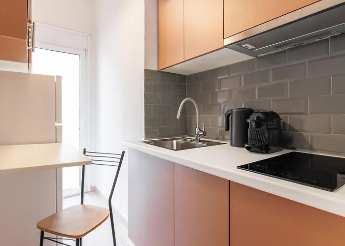 F & B Collection - Flat For 3 * Salonic