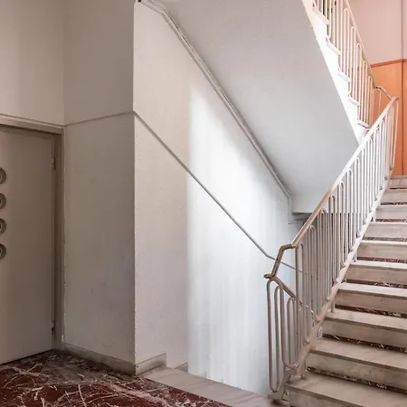 F & B Collection - Flat For 3 *